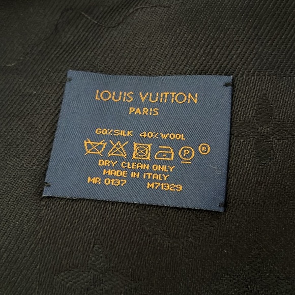 Authentic Louis Vuitton monogram shawl - Picture 3 of 5